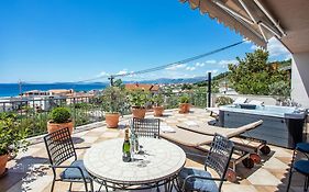 Idis Luxury Apartment